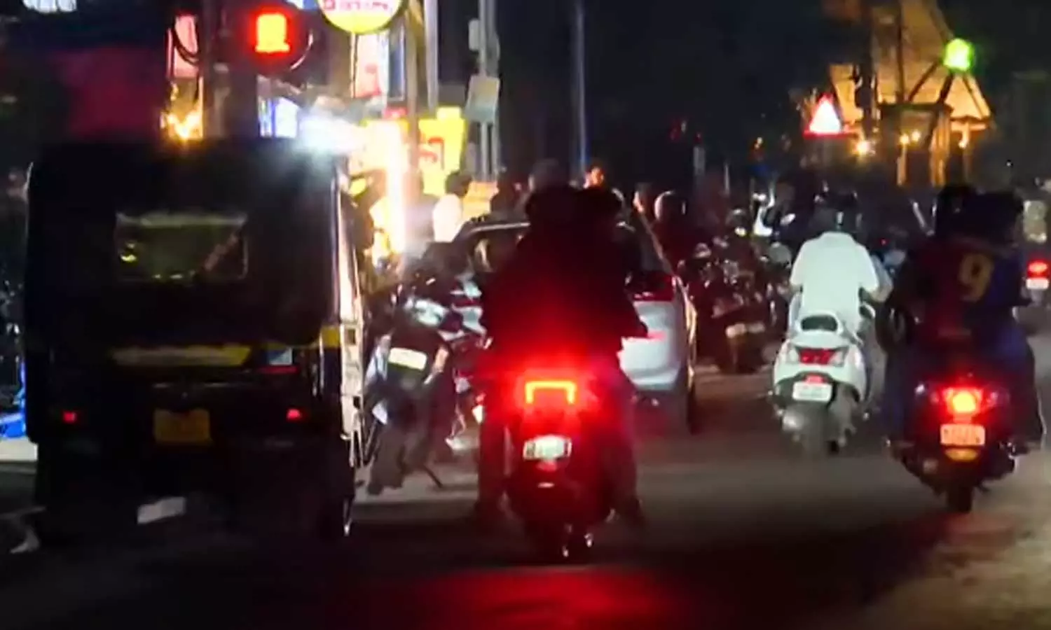 കോവൂര്‍ ഫുഡ് സ്ട്രീറ്റിലെ കടകൾ രാത്രി 11 മണിക്ക് അടയ്ക്കണം; തീരുമാനം സർവകക്ഷിയോഗത്തിൽ