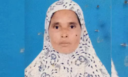 നായയെ കണ്ട് ഭയന്ന് കുളത്തിൽ വീണു; പേരക്കുട്ടിയെ രക്ഷിക്കുന്നതിനിടെ മുത്തശ്ശിക്ക് ദാരുണാന്ത്യം