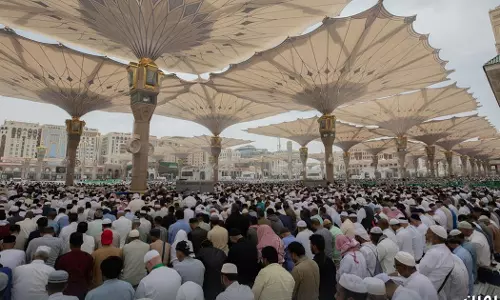 Eid prayers: Nearly three million believers gathered in Mecca and Medina