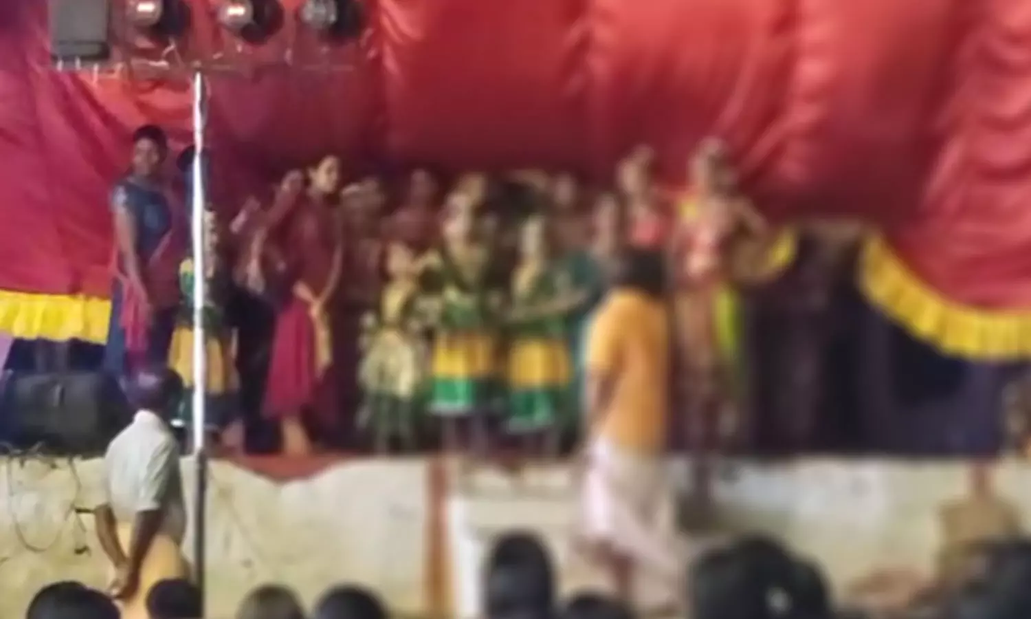 നെയ്യാറ്റിൻകരയിൽ കുട്ടികളുടെ നൃത്തം തടഞ്ഞതിനെതിരെ ഡിവൈഎഫ്ഐ