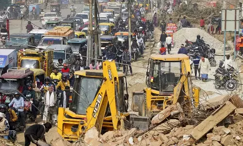 യുപിയിലെ ബുൾഡോസർ രാജ് നടപടിയിൽ സർക്കാരിന് തിരിച്ചടി; വീട് നഷ്ടമായവർക്ക് 10 ലക്ഷം നഷ്ടപരിഹാരം നൽകണം