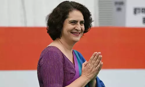 ആരോഗ്യമേഖലയുടെ നട്ടെല്ലാണവർ; ആശാ പ്രവർത്തകരെ പിന്തുണച്ച് പ്രിയങ്ക ഗാന്ധി ആരോഗ്യമേഖലയുടെ നട്ടെല്ലാണവർ; ആശാ പ്രവർത്തകരെ പിന്തുണച്ച് പ്രിയങ്ക ഗാന്ധി