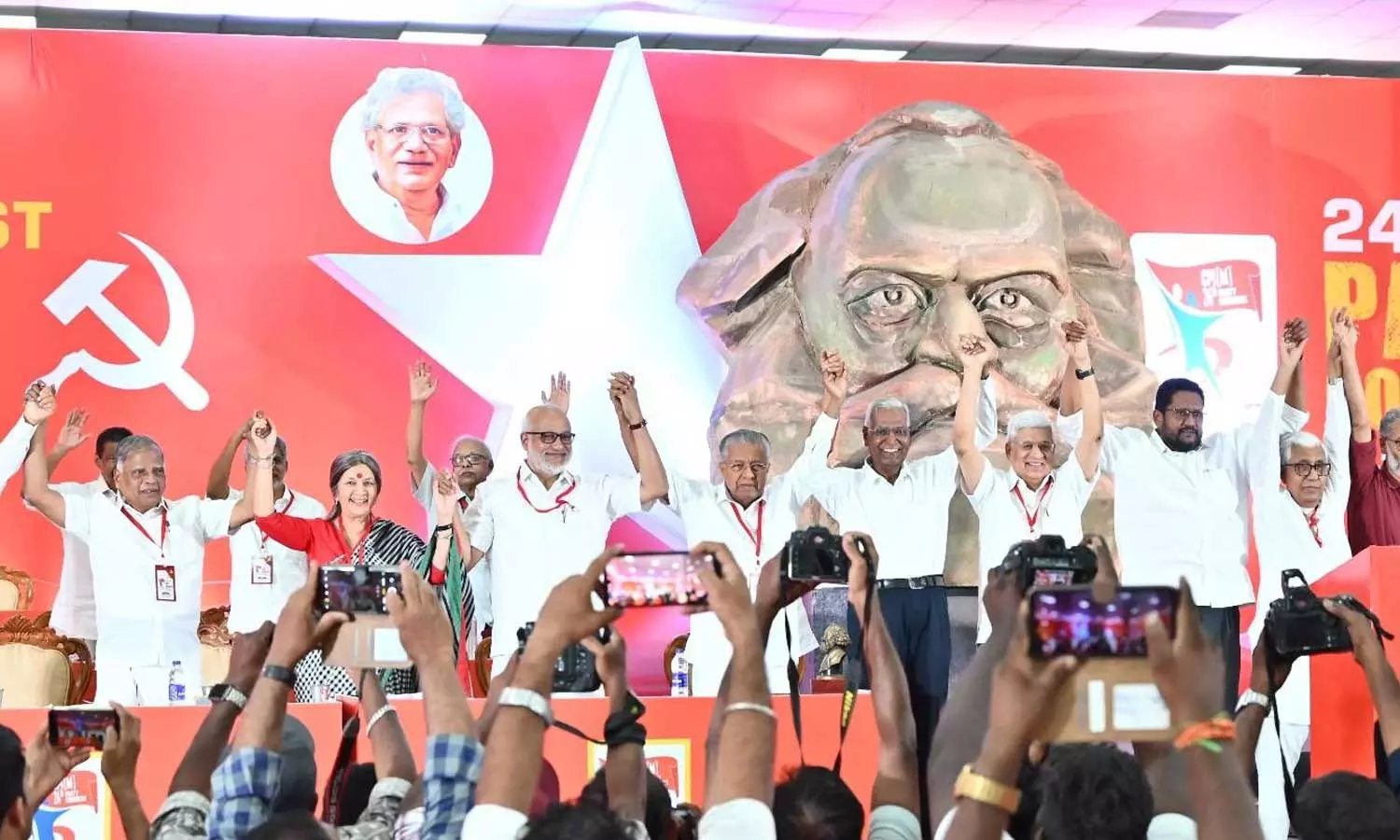 തലനരക്കുന്നതല്ല വാർധക്യം; സിപിഎമ്മിൽ പ്രായപരിധി കർശനമാക്കുന്നതിനെതിരെ ഭിന്നാഭിപ്രായം തലനരക്കുന്നതല്ല വാർധക്യം; സിപിഎമ്മിൽ പ്രായപരിധി കർശനമാക്കുന്നതിനെതിരെ ഭിന്നാഭിപ്രായം