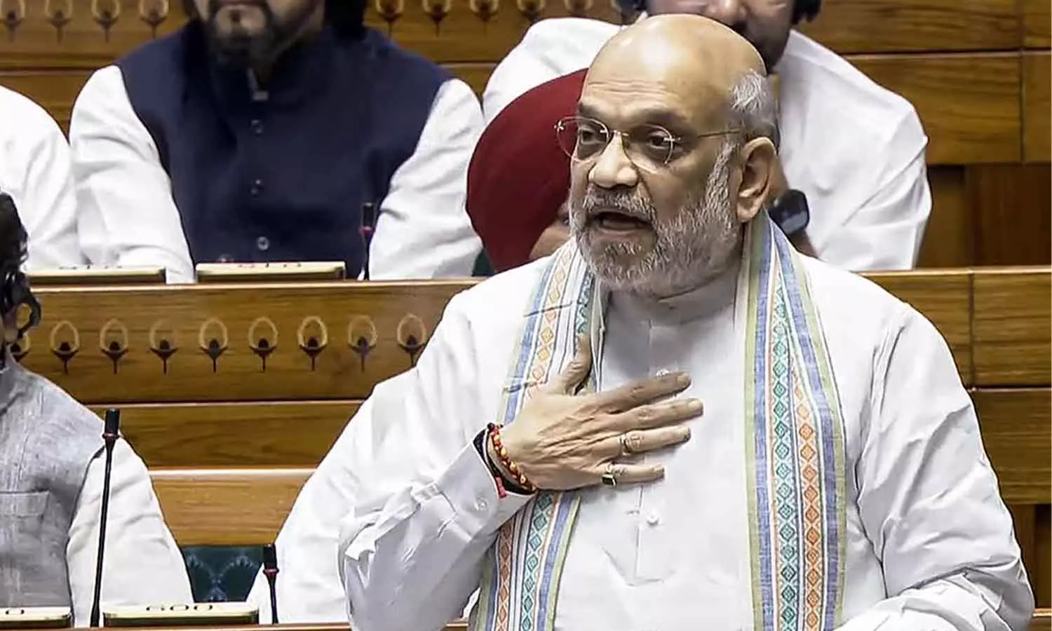 മണിപ്പൂരിലെ രാഷ്ട്രപതി ഭരണം: ലോക്സഭയിൽ പാതിരാത്രി പ്രമേയം അവതരിപ്പിച്ച് കേന്ദ്രം മണിപ്പൂരിലെ രാഷ്ട്രപതി ഭരണം: ലോക്സഭയിൽ പാതിരാത്രി പ്രമേയം അവതരിപ്പിച്ച് കേന്ദ്രം