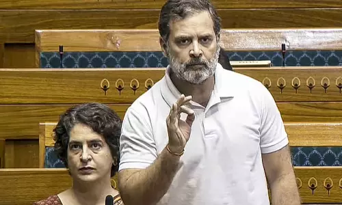 വഖഫ് ബിൽ ചർച്ച: ലോക്സഭയിലുണ്ടായിട്ടും   മിണ്ടാതെ രാഹുൽഗാന്ധി,   വിപ്പ് ലംഘിച്ച് പങ്കെടുക്കാതെ പ്രിയങ്ക ഗാന്ധി