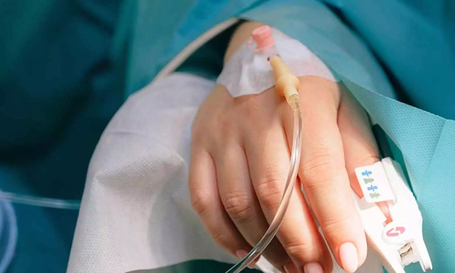 ആരോഗ്യം മോശം; നിരാഹാര സമരം ചെയ്യുന്ന രണ്ട് വനിതാ സിവില്‍ പൊലീസ് ഉദ്യോഗാർത്ഥികളെ ആശുപത്രിയിലേക്ക് മാറ്റി