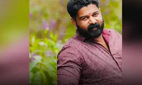 എറണാകുളത്ത് വീടിന്റെ കാർപോർച്ചിൽ യുവാവിനെ മരിച്ച നിലയില്‍ കണ്ടെത്തി