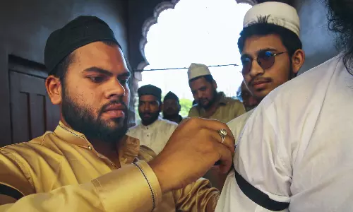 Wearing black badges in protest against Waqf Bill, 24 people in UP asked to furnish a bond of Rupees 2 lakh each |