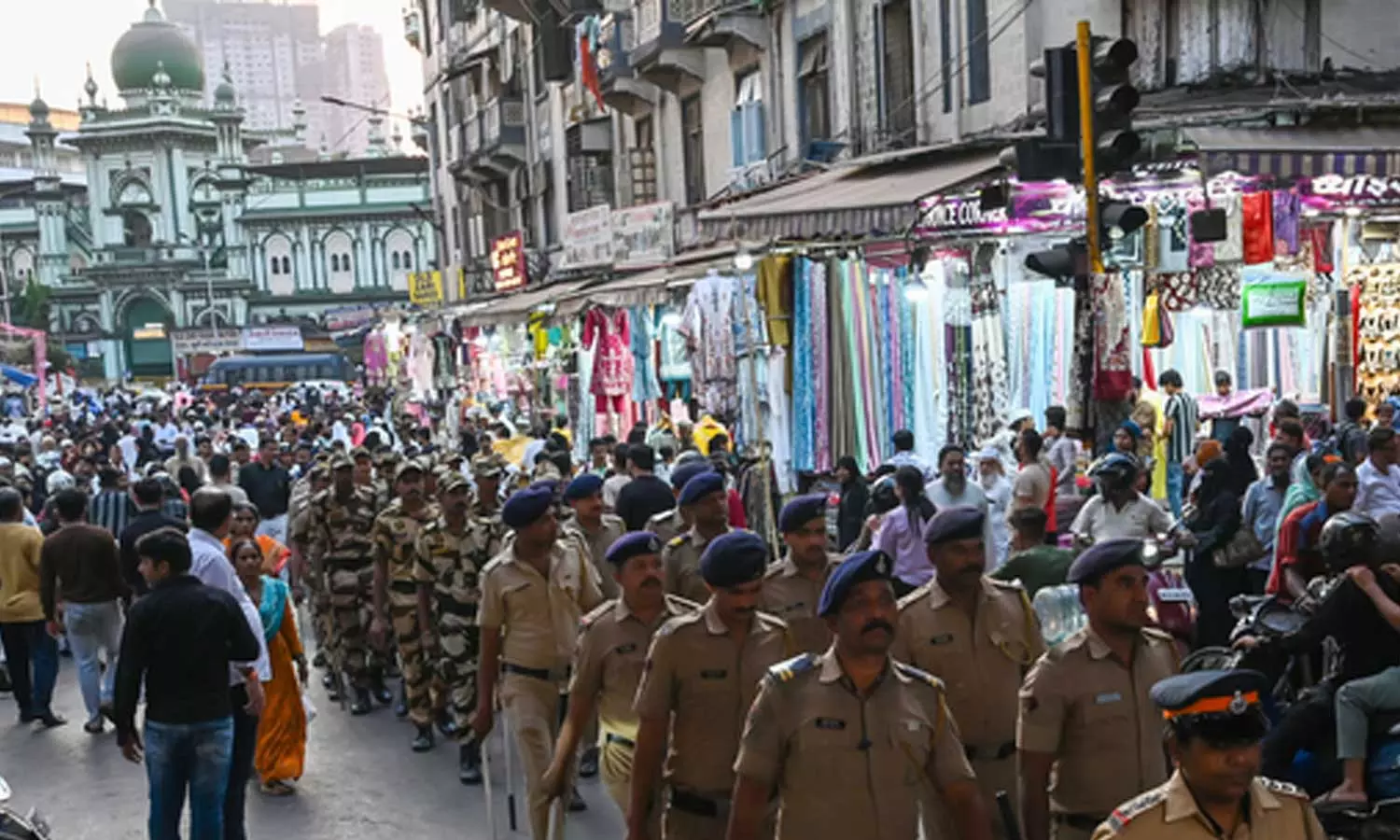 രാമനവമി; യുപിയിലും മുംബൈയിലും സുരക്ഷ ശക്തമാക്കി
