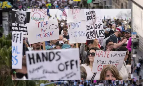 അയാള്‍ ഒരു ഭ്രാന്തന്‍: ട്രംപിനെതിരെ യുഎസില്‍ വ്യാപക പ്രതിഷേധം