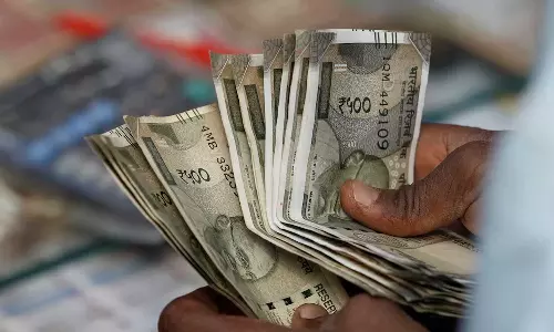 അനധികൃതമായി വാടക ബത്ത കൈപ്പറ്റി; ഗുരുവായൂർ ടെമ്പിൾ മുൻ എസ്എച്ച്ഒക്കെതിരെ പരാതി അനധികൃതമായി വാടക ബത്ത കൈപ്പറ്റി; ഗുരുവായൂർ ടെമ്പിൾ മുൻ എസ്എച്ച്ഒക്കെതിരെ പരാതി