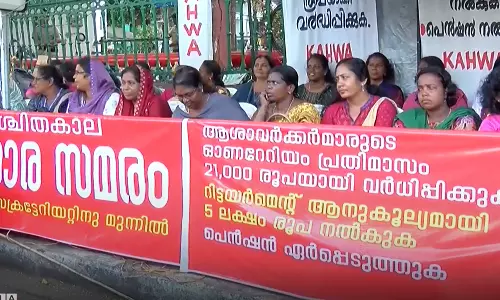 ആശാ സമരം: ഐഎഎസ് ഉദ്യോഗസ്ഥന്റെ മേൽനോട്ടത്തിൽ കമ്മിറ്റി നിയോഗിക്കാന്‍  നീക്കം