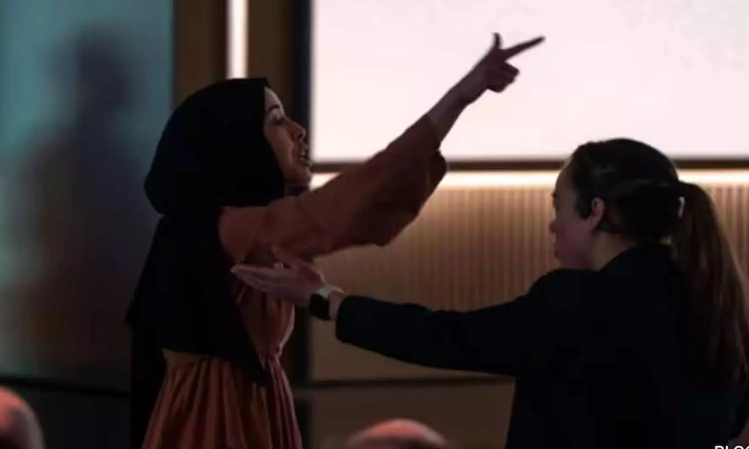 ‘ഗസയിലെ വംശഹത്യക്ക് മൈക്രോസോഫ്റ്റ് ​പിന്തുണ നൽകരുത്’; വാർഷികാഘോഷത്തിൽ പ്രതിഷേധിച്ച ഇന്ത്യൻ വംശജയെയടക്കം പുറത്താക്കി കമ്പനി