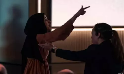 ‘ഗസയിലെ വംശഹത്യക്ക് മൈക്രോസോഫ്റ്റ് പിന്തുണ നൽകരുത്’; വാർഷികാഘോഷത്തിൽ പ്രതിഷേധിച്ച ഇന്ത്യൻ വംശജയെയടക്കം പുറത്താക്കി കമ്പനി ‘ഗസയിലെ വംശഹത്യക്ക് മൈക്രോസോഫ്റ്റ് പിന്തുണ നൽകരുത്’; വാർഷികാഘോഷത്തിൽ പ്രതിഷേധിച്ച ഇന്ത്യൻ വംശജയെയടക്കം പുറത്താക്കി കമ്പനി