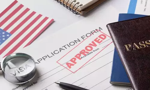 സോഷ്യല്‍ മീഡിയ സൂക്ഷിച്ച് ഉപയോഗിക്കണം; വിസയും ഗ്രീന്‍ കാര്‍ഡും നിഷേധിക്കുമെന്ന് ട്രംപ് ഭരണകൂടം