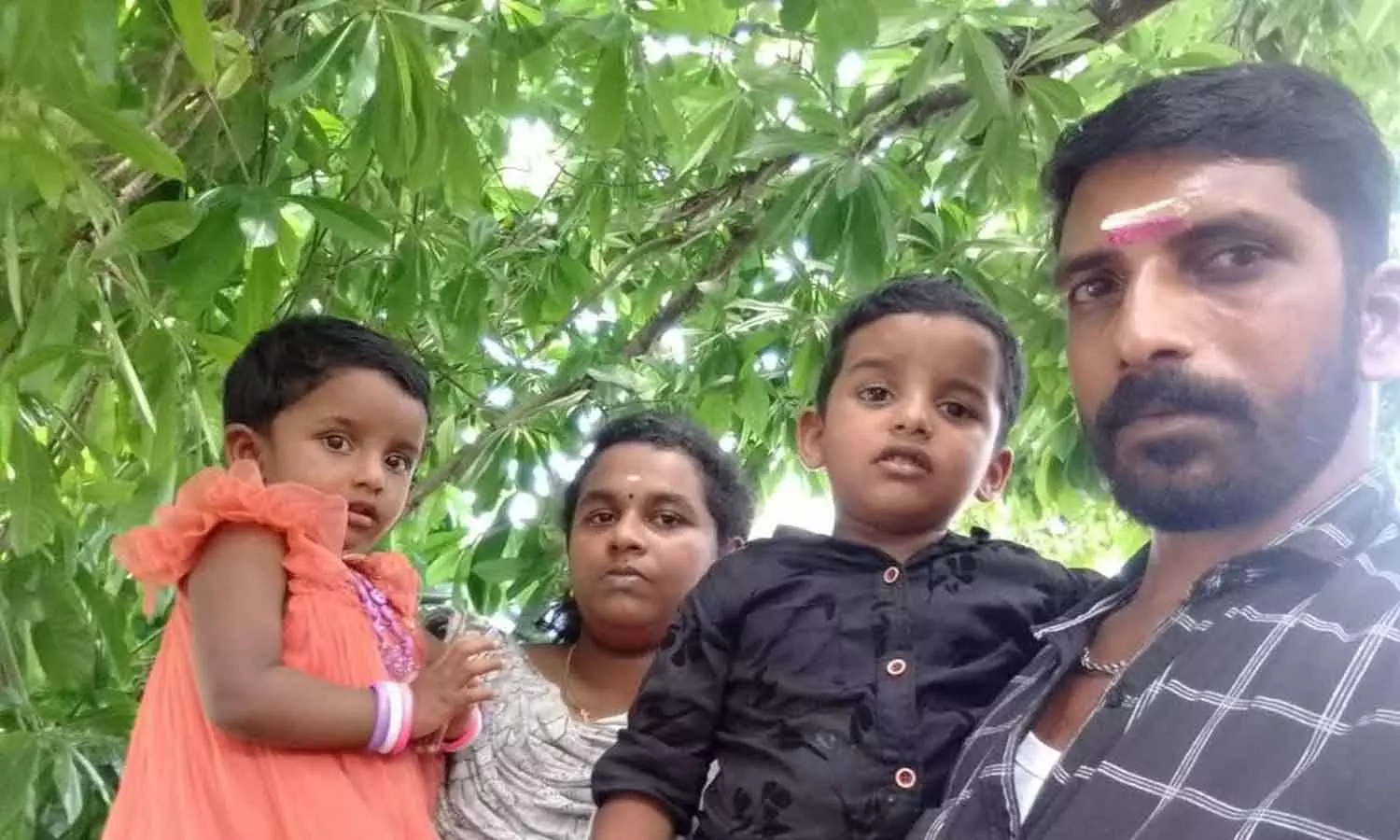 കടബാധ്യതയെ തുടർന്ന് ജീവനൊടുക്കിയ നാലു പേരുടെയും പോസ്റ്റുമോർട്ടം ഇന്ന് കടബാധ്യതയെ തുടർന്ന് ജീവനൊടുക്കിയ നാലു പേരുടെയും പോസ്റ്റുമോർട്ടം ഇന്ന്