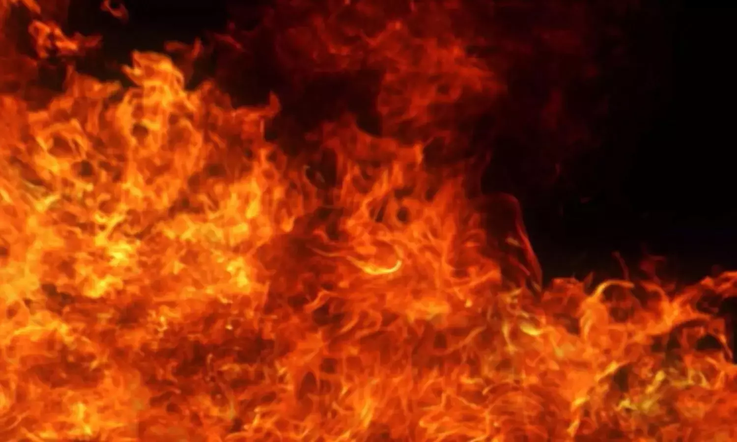 കോട്ടയത്ത് വീടിന് തീപിടിച്ചുണ്ടായ അപകടത്തില് മരണം മൂന്നായി കോട്ടയത്ത് വീടിന് തീപിടിച്ചുണ്ടായ അപകടത്തില് മരണം മൂന്നായി