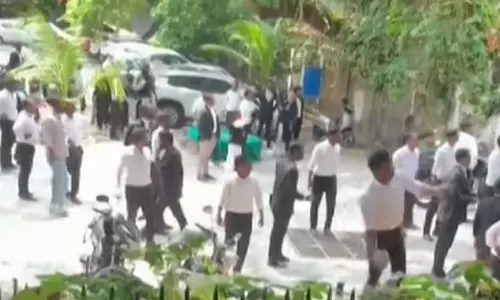 എറണാകുളം ജില്ലാ കോടതിയിലെ സംഘർഷത്തിൽ പൊലീസ് കേസെടുത്തു