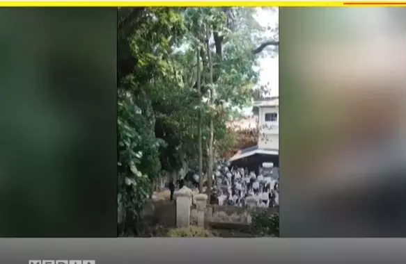 Violent Clash Between Lawyers And Students Violent Clash Between Lawyers And Students