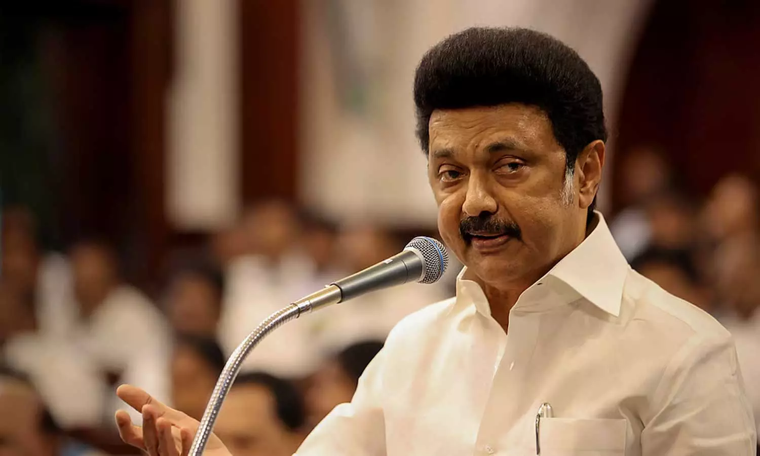 സുപ്രീം കോടതിക്ക് വിധിക്ക് പിന്നാലെ തമിഴ്നാടിന്റെ ചരിത്രനീക്കം; ഗവർണറുടെ ഒപ്പില്ലാതെ 10 ബില്ലുകൾ നിയമമാക്കി സുപ്രീം കോടതിക്ക് വിധിക്ക് പിന്നാലെ തമിഴ്നാടിന്റെ ചരിത്രനീക്കം; ഗവർണറുടെ ഒപ്പില്ലാതെ 10 ബില്ലുകൾ നിയമമാക്കി