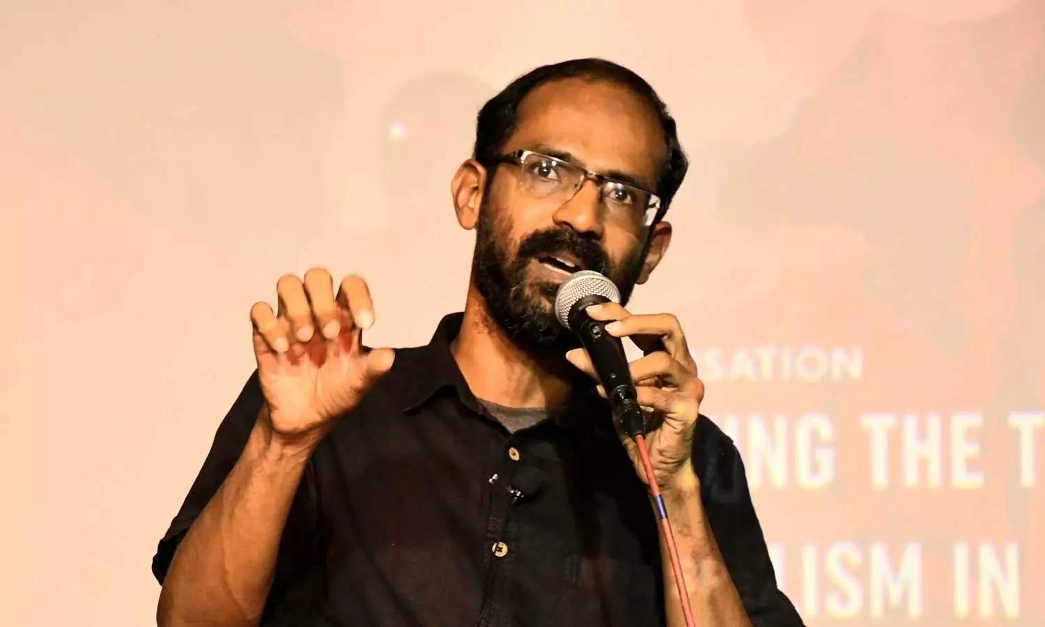 അർധരാത്രി വീട്ടിലെത്തുമെന്ന് അറിയിച്ചു, എന്തിനെന്ന് അറിയില്ല; പൊലീസിന്റെ ദുരൂഹ നീക്കത്തിൽ സിദ്ധീഖ് കാപ്പൻ