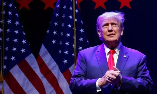 പകരച്ചുങ്കത്തിൽ ഇളവ് പ്രഖ്യാപിച്ച് ട്രംപ് ഭരണകൂടം: സ്മാർട്ട്ഫോൺ അടക്കമുള്ള ഇലക്ട്രോണിക് ഉപകരണങ്ങളെ ഒഴിവാക്കി