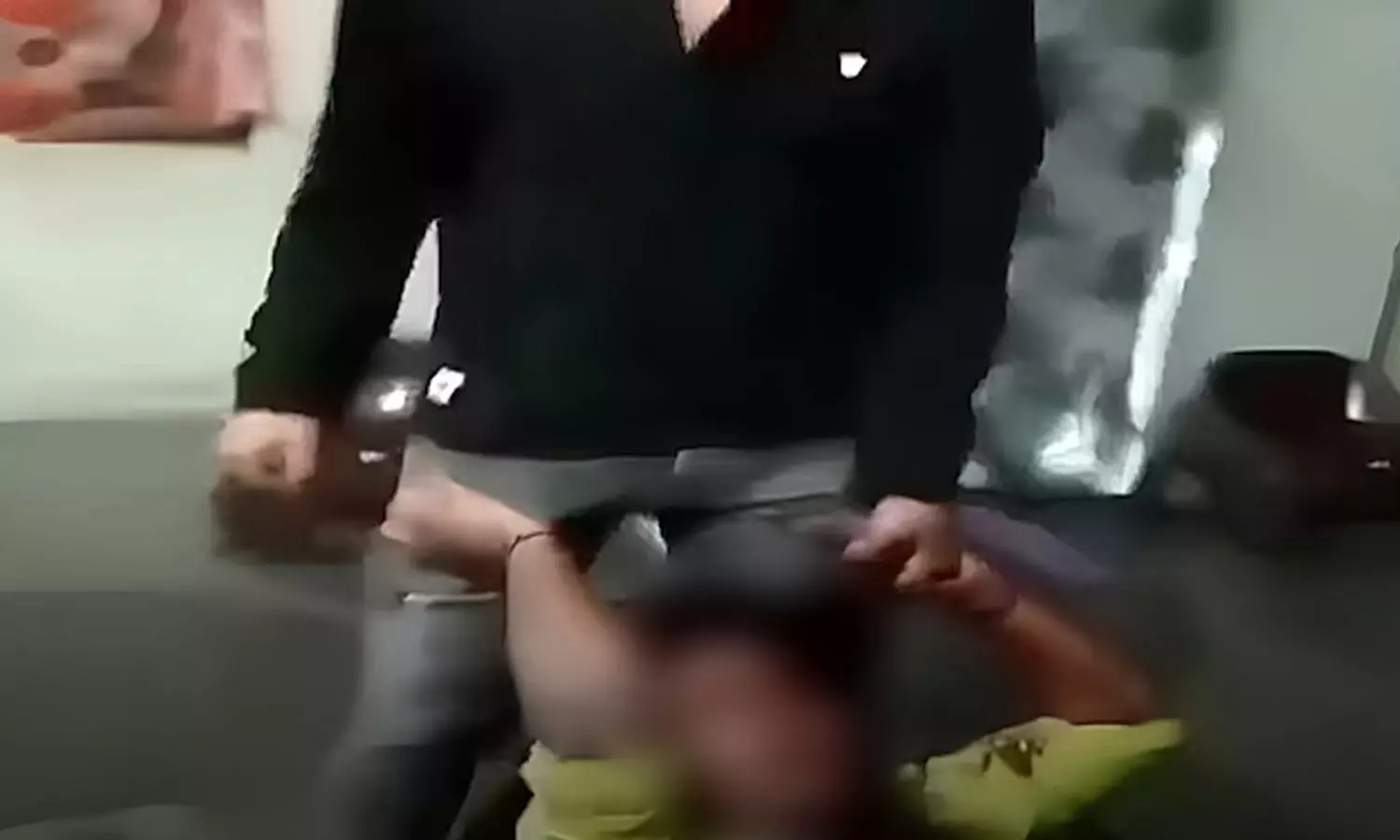 പെൺകുഞ്ഞിന് ജന്മം നൽകിയതിന് ഭാര്യയെ ചുറ്റികയും സ്ക്രൂഡ്രൈവറും കൊണ്ട് ആക്രമിച്ചു; ഭർത്താവ് പിടിയിൽ