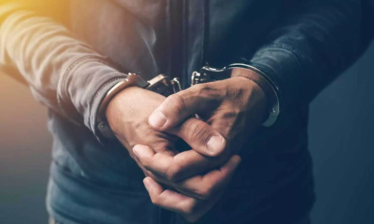 Youth arrested for extorting money from Mumbai man