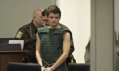 ട്രംപിനെ വധിക്കണം; പണം കണ്ടെത്താൻ മാതാപിതാക്കളെ കൊലപ്പെടുത്തി 17കാരൻ