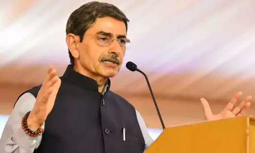 കോളജ് വിദ്യാര്‍ഥികളെക്കൊണ്ട് ജയ് ശ്രീറാം വിളിപ്പിച്ചു; തമിഴ്നാട് ഗവർണറെ പുറത്താക്കണമെന്ന് ആവശ്യം