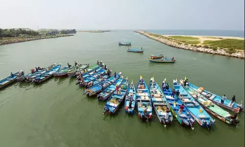 Muthalapozhi estuary covered in sand Government moves to shift harbor to Kollam