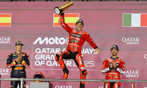 മോട്ടോ ജിപി ഖത്തർ ഗ്രാൻപ്രി; സ്പെയിനിന്റെ മാർക് മാർക്വസിന് കിരീടം മോട്ടോ ജിപി ഖത്തർ ഗ്രാൻപ്രി; സ്പെയിനിന്റെ മാർക് മാർക്വസിന് കിരീടം