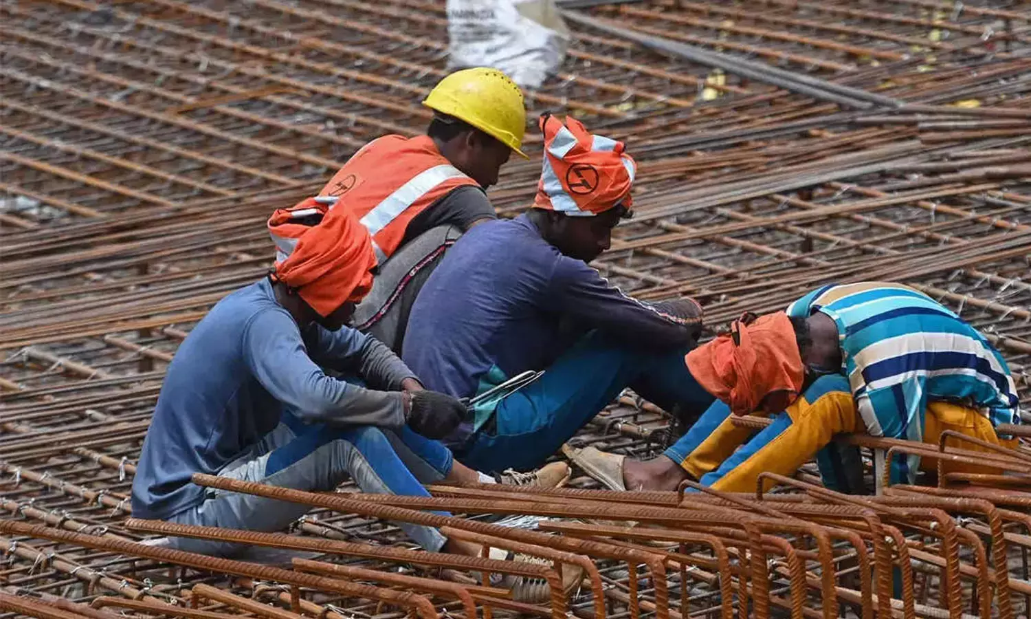 അസംഘടിത തൊഴിലാളികൾക്കായി അനുവദിച്ചത് 425 കോടി രൂപ; ഒരു രൂപപോലും ചെലവഴിക്കാതെ യുപി സര്‍ക്കാര്‍