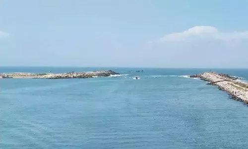 മുതലപ്പൊഴിയിലെ മണൽ നീക്കൽ ഇരട്ടിയാക്കാൻ നിർദേശം നൽകി ഫിഷറീസ് വകുപ്പ്