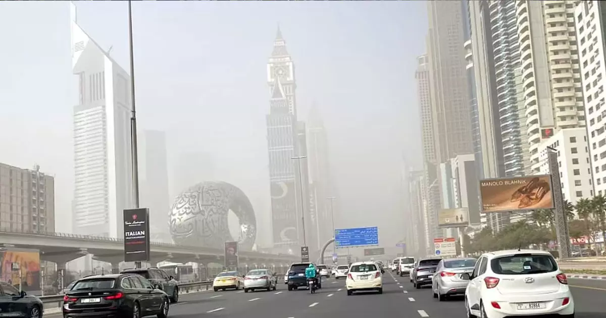 യു.എ.ഇയിൽ ശക്തമായ പൊടിക്കാറ്റ്