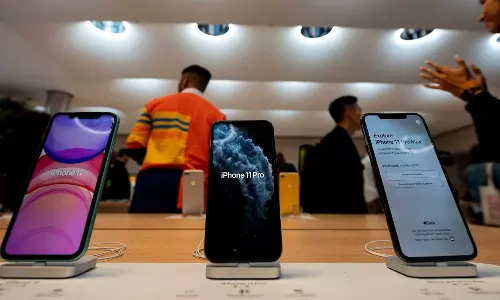 Apple Airlifted $2 Billion Worth iPhones From India In March: Report Apple Airlifted $2 Billion Worth iPhones From India In March: Report