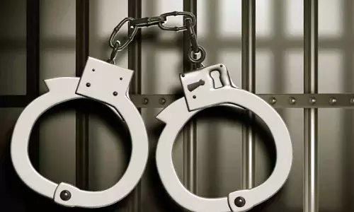 ഹനുമാൻ ജയന്തി ഘോഷയാത്രക്കിടെ  മുസ്‍ലിം പള്ളിക്കു നേരെ കല്ലെറിഞ്ഞ മധ്യപ്രദേശ് ബിജെപി നേതാവിനെതിരെ കേസ്