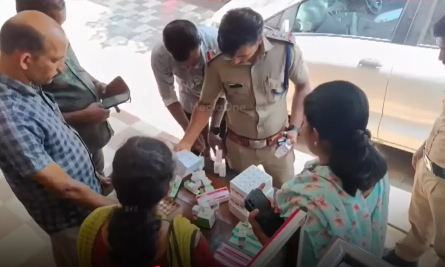 ലഹരിയ്ക്കായി ഹൃദ്രോഗ മരുന്ന് വിൽപ്പനക്കെത്തിച്ച യുവാവ് പിടിയിൽ ലഹരിയ്ക്കായി ഹൃദ്രോഗ മരുന്ന് വിൽപ്പനക്കെത്തിച്ച യുവാവ് പിടിയിൽ