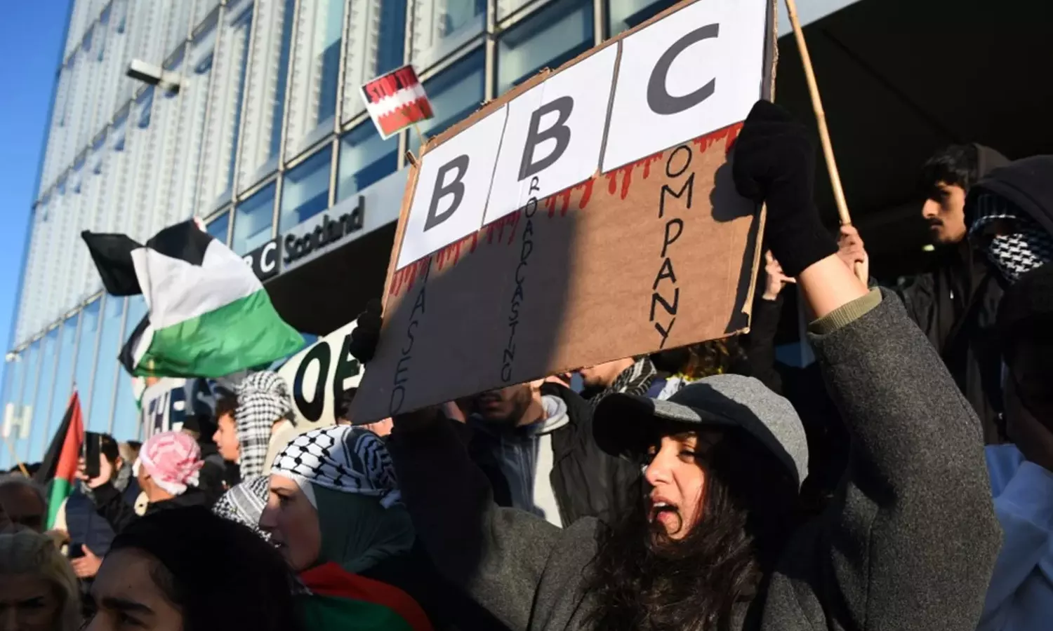 UK police accused of being heavy-handed at protest against BBC coverage on Gaza