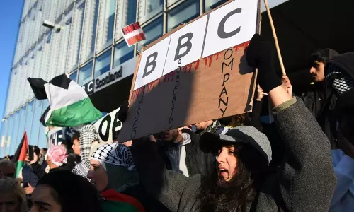 UK police accused of being heavy-handed at protest against BBC coverage on Gaza