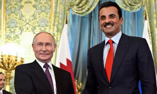 Qatar Emirs visit to Moscow warms ties with Russia