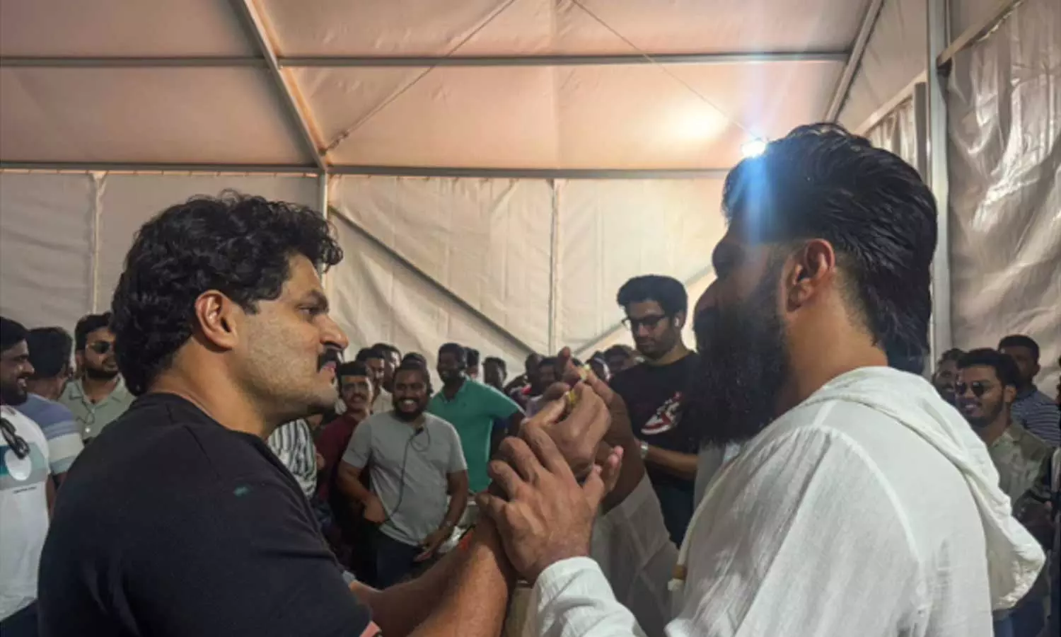 യാഷ് ചിത്രം ‘ടോക്സികിൽ സുദേവ് നായരും; ചിത്രങ്ങൾ പുറത്ത് യാഷ് ചിത്രം ‘ടോക്സികിൽ സുദേവ് നായരും; ചിത്രങ്ങൾ പുറത്ത്