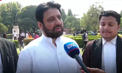 വഖഫ് ഹരജികളിലെ സുപ്രിംകോടതി ഇടപെടൽ ചരിത്രപരമെന്ന്  അമാനത്തുല്ല ഖാൻ