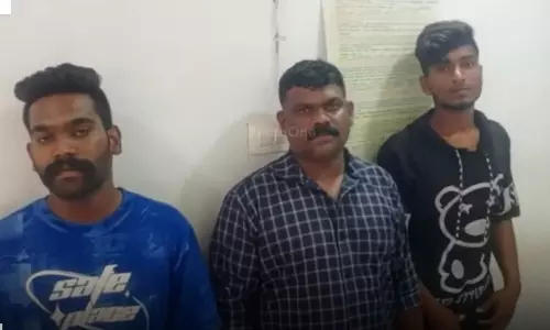 കൊല്ലത്ത് വീട്ടമ്മയുടെ മാല പൊട്ടിച്ച കേസിൽ കുപ്രസിദ്ധ മോഷ്ടാവടക്കം മൂന്നുപേർ പിടിയിൽ