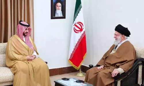 യുഎസ്-ഇറാൻ ആണവ ചർച്ചകൾക്കിടെ സൗദി പ്രതിരോധ മന്ത്രി ഇറാനിൽ യുഎസ്-ഇറാൻ ആണവ ചർച്ചകൾക്കിടെ സൗദി പ്രതിരോധ മന്ത്രി ഇറാനിൽ