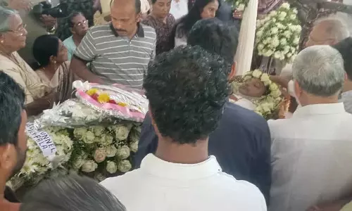 ഖത്തറിൽ വാഹനാപകടത്തിൽ മരിച്ച ജോയ് മാത്യുവിന്റെ മൃതദേഹം സംസ്കരിച്ചു ഖത്തറിൽ വാഹനാപകടത്തിൽ മരിച്ച ജോയ് മാത്യുവിന്റെ മൃതദേഹം സംസ്കരിച്ചു