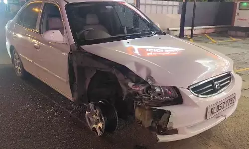 ടയറില്ലാതെ കിലോമീറ്ററുകൾ സഞ്ചരിച്ച് മറ്റു വാഹനങ്ങളിലിടിച്ചു; കാറും ഡ്രൈവറും പിടിയിൽ ടയറില്ലാതെ കിലോമീറ്ററുകൾ സഞ്ചരിച്ച് മറ്റു വാഹനങ്ങളിലിടിച്ചു; കാറും ഡ്രൈവറും പിടിയിൽ