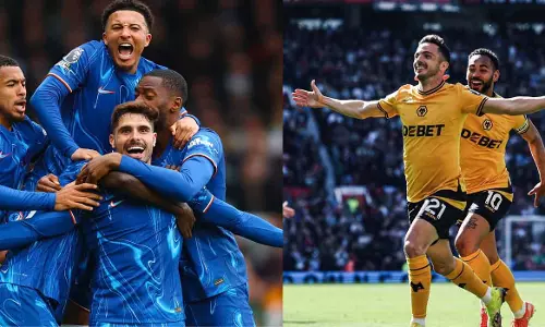 United lose to Wolves at home; Chelsea win in last-minute drama