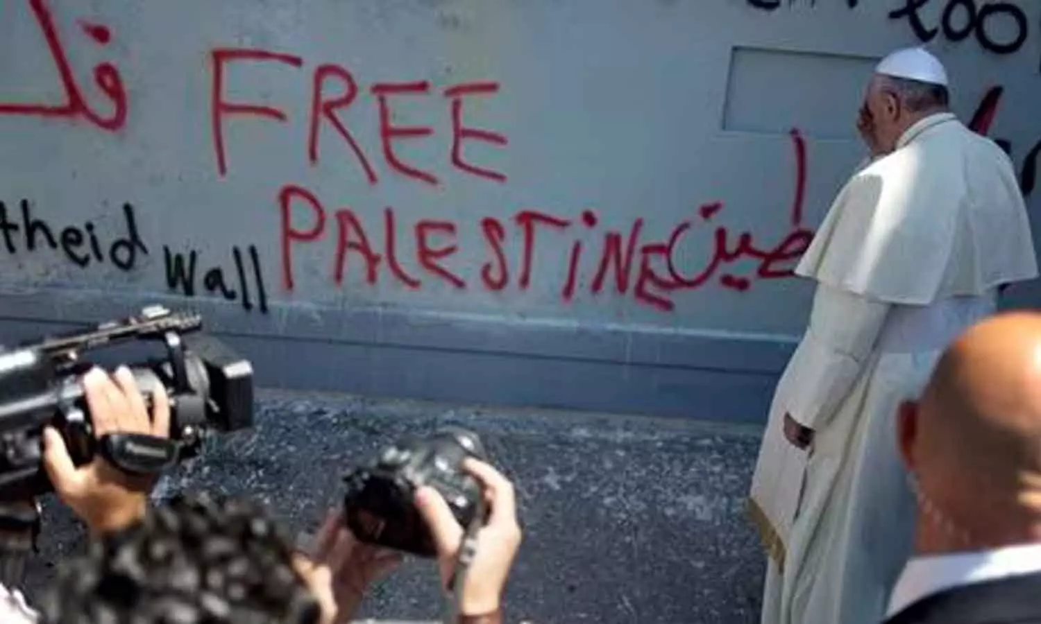 Pope Francis was beloved in Palestine; Palestinian Christian theologian Munther Isaac Pope Francis was beloved in Palestine; Palestinian Christian theologian Munther Isaac