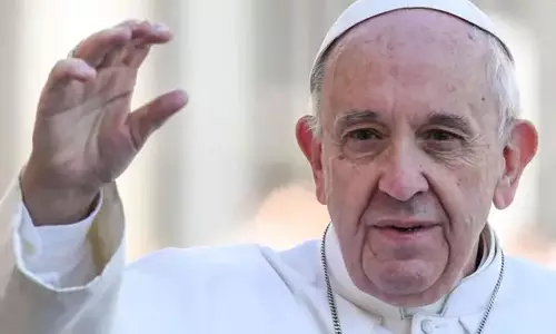 യൂറോപ്പിന് പുറത്തുനിന്നുള്ള ആദ്യ മാര്‍പാപ്പ; പേര് സ്വീകരിച്ചതിലും വ്യത്യസ്തന്‍